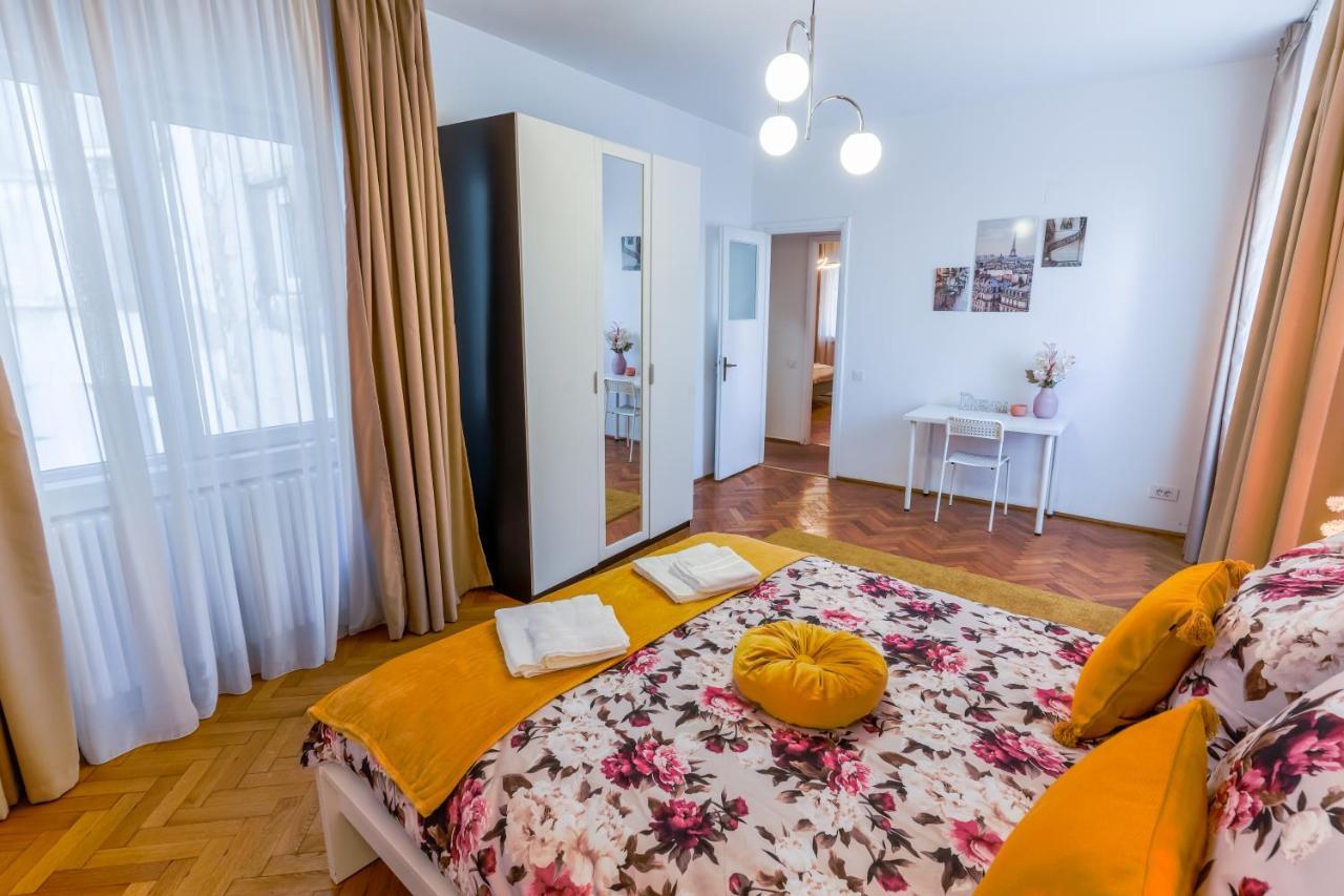 Ultracentral Golden Gatehouse 3 Bdrm Бухарест Екстер'єр фото