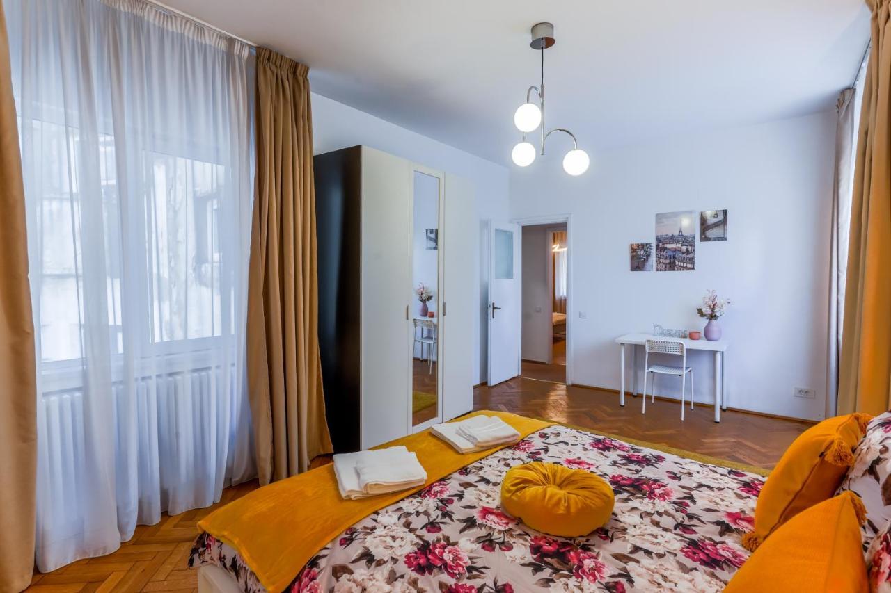 Ultracentral Golden Gatehouse 3 Bdrm Бухарест Екстер'єр фото