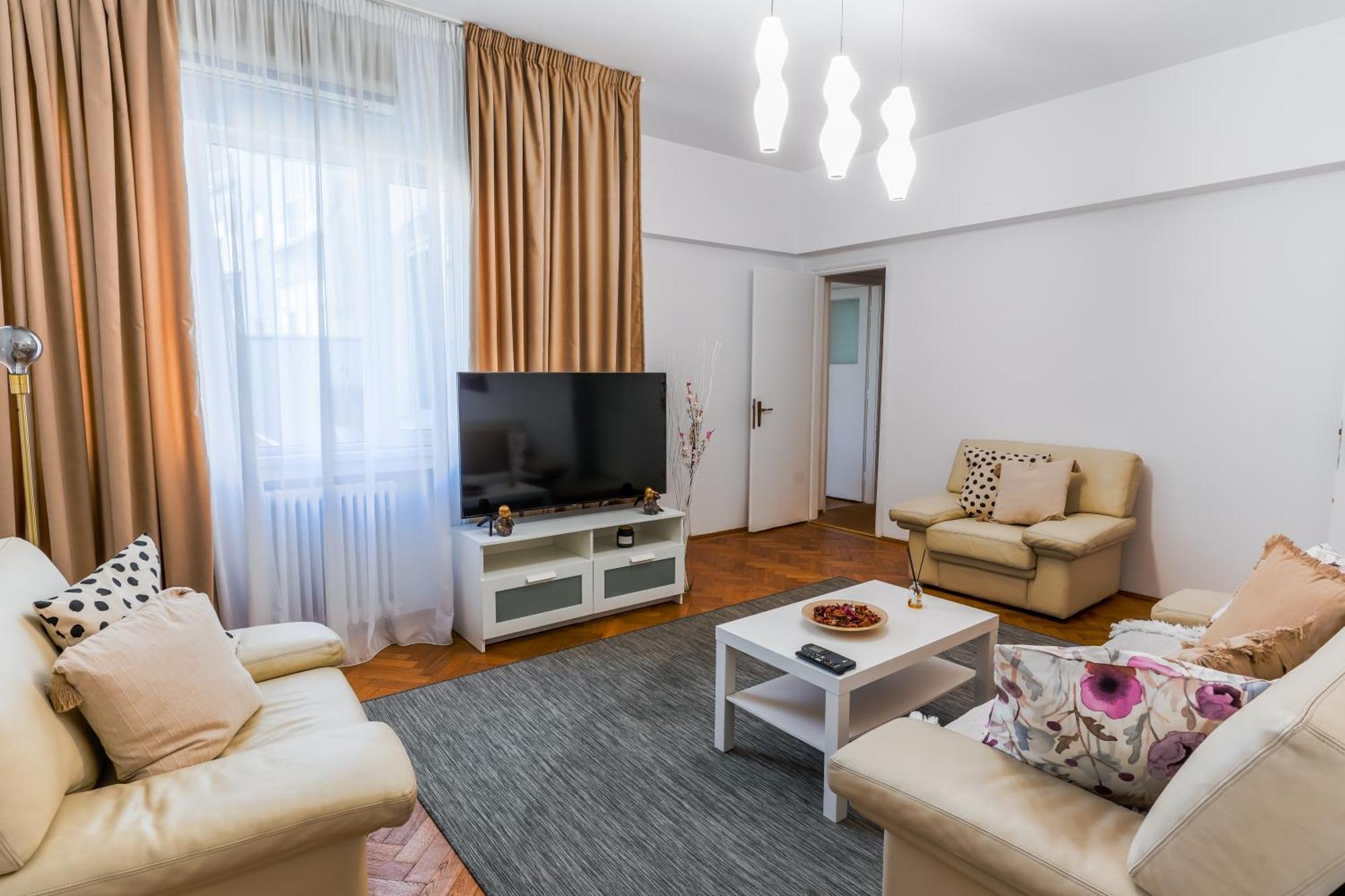 Ultracentral Golden Gatehouse 3 Bdrm Бухарест Екстер'єр фото